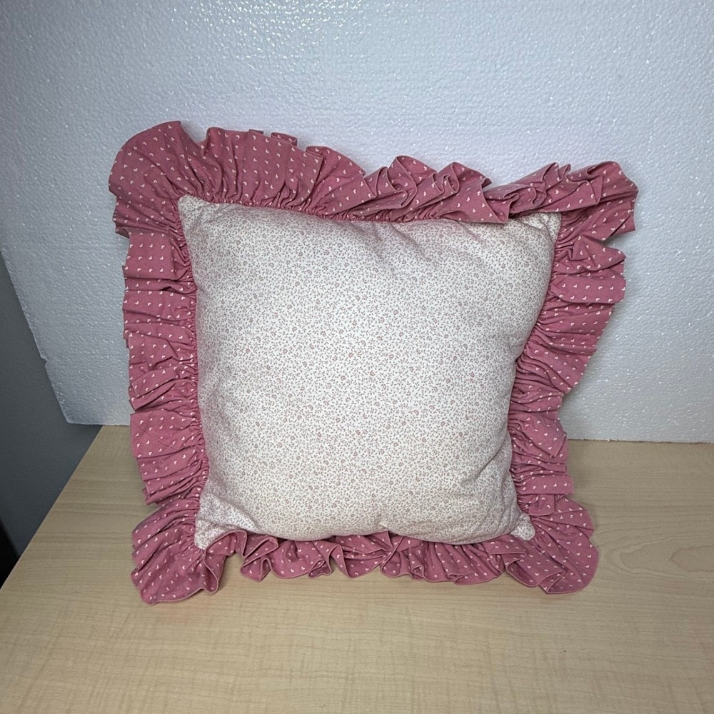 Quilted Pink Heart Floral Ruffle Throw Pillow Cottagecore 90's Farmhouse VTG - Picture 2 of 7